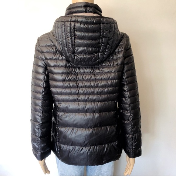 Lightweight Packable Winter Short Puffer Women’s Black Hooded Down Jacket Coat. - Picture 3 of 16